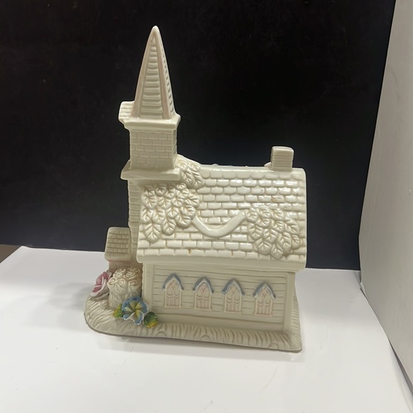 Ceramic Floral Church Music Box, Trinket Box, Jewelry Box - Picture 6 of 13